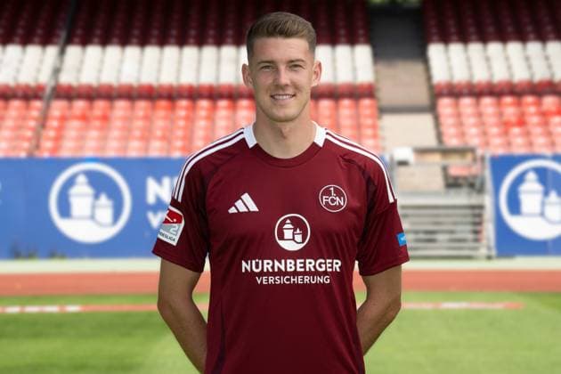 08.07.2024 - 1. FC Nürnberg FCN ( Club ) - 2. Fussball Bundesliga BL - Saison 2024 2025 - Fototermin Porträttermin Vorstellung Präsentation Pressetermin - - Einzelbild Einzelfoto Portrait Porträt Kopfbild - Florian Flick (6, 1. FC Nürnberg FCN )