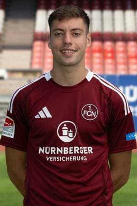 08.07.2024 - 1. FC Nürnberg FCN ( Club ) - 2. Fussball Bundesliga BL - Saison 2024 2025 - Fototermin Porträttermin Vorstellung Präsentation Pressetermin - - Einzelbild Einzelfoto Portrait Porträt Kopfbild - Stefanos Tzimas (9, 1. FC Nürnberg FCN )