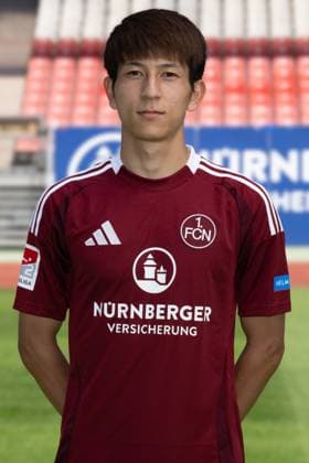 08.07.2024 - 1. FC Nürnberg FCN ( Club ) - 2. Fussball Bundesliga BL - Saison 2024 2025 - Fototermin Porträttermin Vorstellung Präsentation Pressetermin - - Einzelbild Einzelfoto Portrait Porträt Kopfbild - Kanji Okunuki (11, 1. FC Nürnberg FCN )