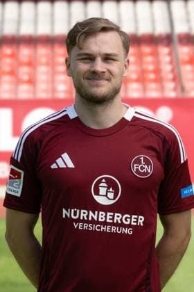 08.07.2024 - 1. FC Nürnberg FCN ( Club ) - 2. Fussball Bundesliga BL - Saison 2024 2025 - Fototermin Porträttermin Vorstellung Präsentation Pressetermin - - Einzelbild Einzelfoto Portrait Porträt Kopfbild - Tim Handwerker (29, 1. FC Nürnberg FCN )