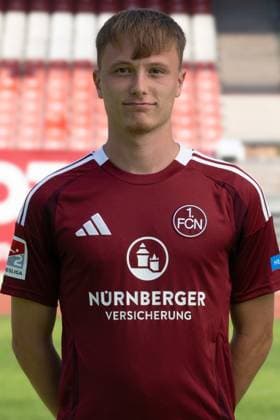 08.07.2024 - 1. FC Nürnberg FCN ( Club ) - 2. Fussball Bundesliga BL - Saison 2024 2025 - Fototermin Porträttermin Vorstellung Präsentation Pressetermin - - Einzelbild Einzelfoto Portrait Porträt Kopfbild - Simon Joachims (35, 1. FC Nürnberg FCN )