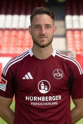 08.07.2024 - 1. FC Nürnberg FCN ( Club ) - 2. Fussball Bundesliga BL - Saison 2024 2025 - Fototermin Porträttermin Vorstellung Präsentation Pressetermin - - Einzelbild Einzelfoto Portrait Porträt Kopfbild - Lukas Schleimer (36, 1. FC Nürnberg FCN )