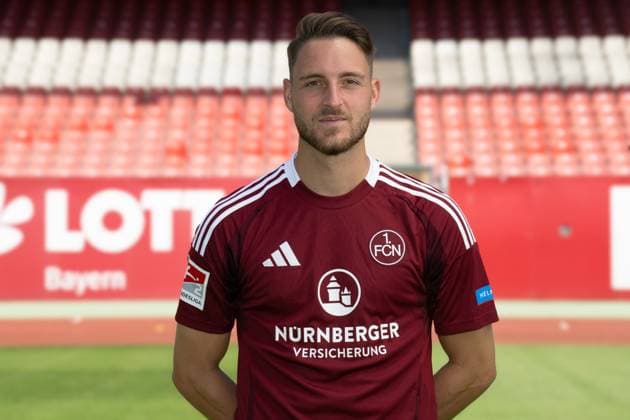 08.07.2024 - 1. FC Nürnberg FCN ( Club ) - 2. Fussball Bundesliga BL - Saison 2024 2025 - Fototermin Porträttermin Vorstellung Präsentation Pressetermin - - Einzelbild Einzelfoto Portrait Porträt Kopfbild - Lukas Schleimer (36, 1. FC Nürnberg FCN )