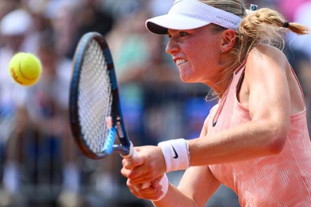 Sport Bilder des Tages Laura Samsonova of Czech Republic in action against Magdalena Frech of Poland during semifinal of the WTA, Tennis Damen women s tennis tournament Livesport Prague Open 2024 in Prague, Czech Republic, July 25, 2024. (CTKxPhoto MichalxKamaryt) CTKPhotoP2024072504097  CTKPhotoP2024072504097