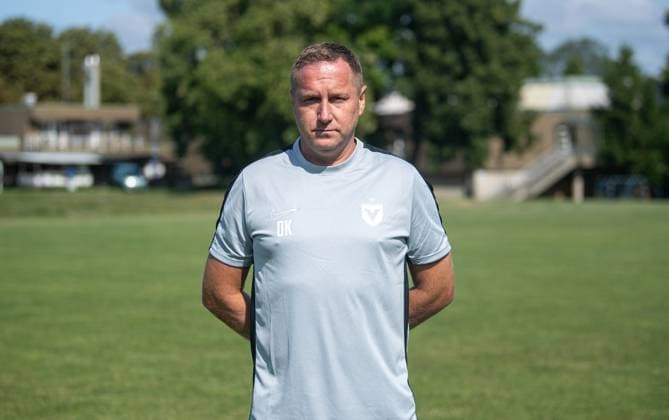 Trainer Dennis Kutrieb; FC Viktoria 1889 Berlin; Regionalliga Nordost, Porträttermin 2024 2025, 25.07. 2024, Copyright: xSebastianxRäppold MatthiasxKochx