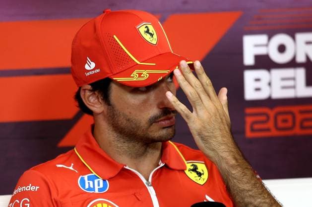 25.07.2024, xsvx, Motorsport FIA Formel 1, Großer Preis von Belgien 2024 emspor, v.l. Pressekonferenz Carlos Sainz (Ferrari) Startnummer 55 (FIA REGULATIONS PROHIBIT ANY USE OF PHOTOGRAPHS as IMAGE SEQUENCES and or QUASI-VIDEO) Spa