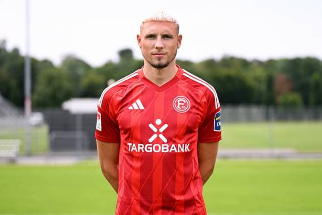 Jona Niemiec; Fortuna Düsseldorf; 2.BL, Porträttermin 2024 2025