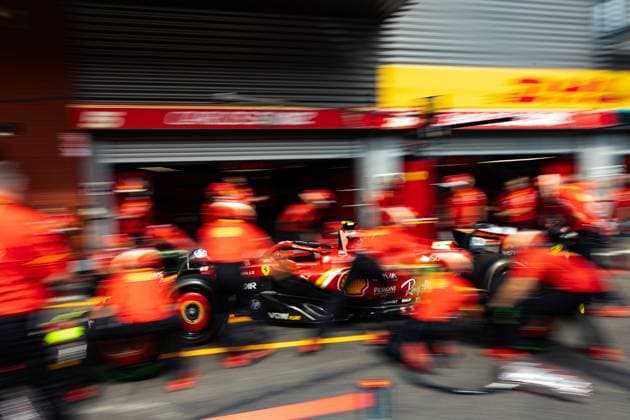 Scuderia Ferrari pitstop during the Formula 1 Rolex Belgian Grand Prix 2024, 14th round of the 2024 Formula One World Championship, WM, Weltmeisterschaft from July 26 to 28, 2024 on the Circuit de Spa-Francorchamps, in Stavelot, Belgium - F1 - BELGIAN GRAND PRIX 2024 DPPI Panoramic  240725_R14_BELGIO_DP_JFR64785.CR3_