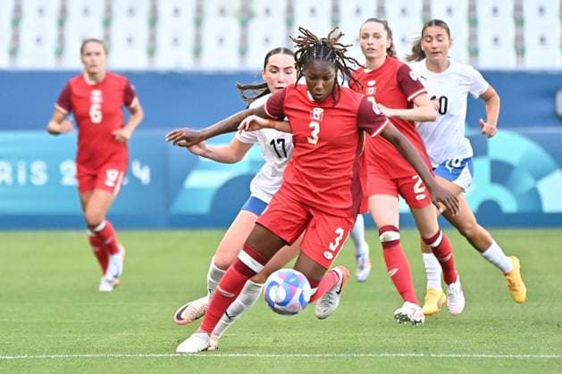 Football JO Paris 2024 PHOTOPQR LE PROGRES Rémy PERRIN - Saint-Étienne 25 07 2024 - Football JO Paris 2024 -Match de football Jeux Olympiques Paris 2024 Ici au stade Geoffroy Guichard de Saint-Etienne (Loire) Match féminin Canada VS Nouvelle-Zélande Ambiance match et stade - The Paris 2024 Summer Olympic Games, Olympische Spiele, Olympia, OS (Jul 26-Aug 11, 2024). July 25 2024 Canada VS Nouvelle-Zélande