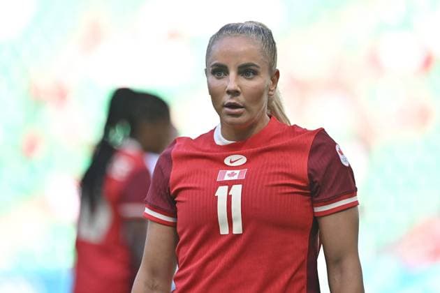 Football JO Paris 2024 JEUX OLYMPICS PARIS 2024 PHOTOPQR LE PROGRES Rémy PERRIN - Saint-Étienne 25 07 2024 - Football JO Paris 2024 -Match de football Jeux Olympiques Paris 2024 Ici au stade Geoffroy Guichard de Saint-Etienne (Loire) Match féminin Canada VS Nouvelle-Zélande Adriana Leon - The Paris 2024 Summer Olympic Games, Olympische Spiele, Olympia, OS (Jul 26-Aug 11, 2024).
