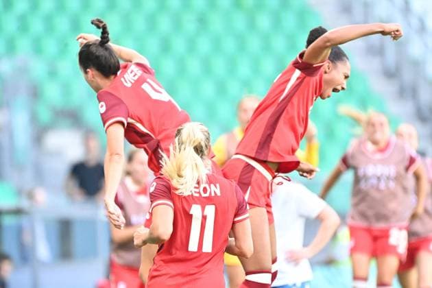 Football JO Paris 2024 JEUX OLYMPICS PARIS 2024 PHOTOPQR LE PROGRES Rémy PERRIN - Saint-Étienne 25 07 2024 - Football JO Paris 2024 -Match de football Jeux Olympiques Paris 2024 Ici au stade Geoffroy Guichard de Saint-Etienne (Loire) Match féminin Canada VS Nouvelle-Zélande But de la numéro 4 Viens. 2-1 pour le Canada - The Paris 2024 Summer Olympic Games, Olympische Spiele, Olympia, OS (Jul 26-Aug 11, 2024).