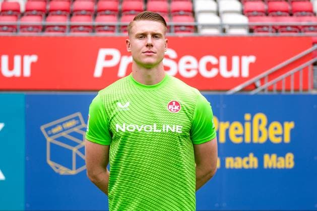 Julian Krahl (1. FC Kaiserslautern, 01), GER, 1. FC Kaiserslautern, 2. Bundesliga, Portraettermin 2024 2025, 25.07.2024. GER, 1. FC Kaiserslautern, 2. Bundesliga, Portraettermin 2024 2025, 25.07.2024. Kaiserslautern