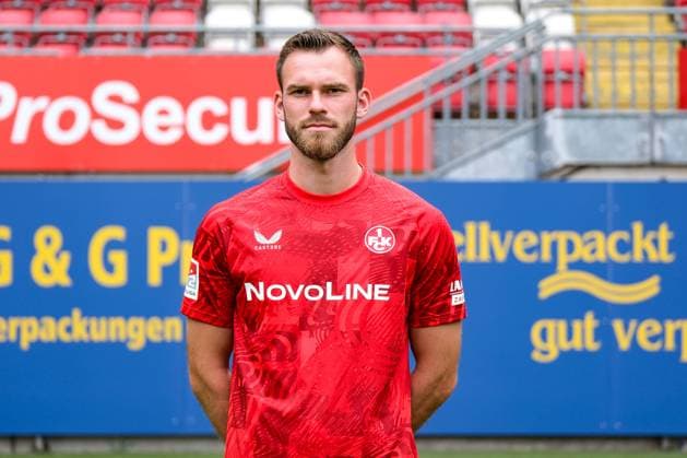 Boris Tomiak (1. FC Kaiserslautern, 02), GER, 1. FC Kaiserslautern, 2. Bundesliga, Portraettermin 2024 2025, 25.07.2024. GER, 1. FC Kaiserslautern, 2. Bundesliga, Portraettermin 2024 2025, 25.07.2024. Kaiserslautern *** Boris Tomiak 1 FC Kaiserslautern, 02 , GER, 1 FC Kaiserslautern, 2 Bundesliga, Portraettermin 2024 2025, 25 07 2024 GER, 1 FC Kaiserslautern, 2 Bundesliga, Portraettermin 2024 2025, 25 07 2024 Kaiserslautern Copyright: xEibner-Pressefoto FlorianxWieganx EP_FWD