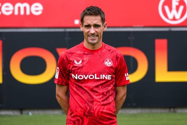 Philipp Klement (1. FC Kaiserslautern, 10), GER, 1. FC Kaiserslautern, 2. Bundesliga, Portraettermin 2024 2025, 25.07.2024. GER, 1. FC Kaiserslautern, 2. Bundesliga, Portraettermin 2024 2025, 25.07.2024. Kaiserslautern