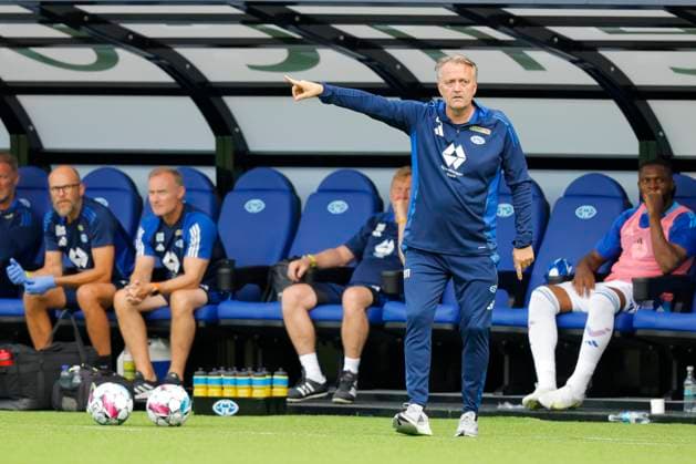 UEFA Europa League Qualification 2nd Round Molde Silkeborg Molde 20240725 Molde coach Erling Moe during the Europa League qualifier between Molde and Silkeborg at Aker Stadion Photo Svein Ove Ekornesvag NTB Molde Norway EDITORIAL USE ONLY RESTRICTED USE FOR BETTING COMPANIES  Copyright: xSveinxOvexEkornesvagx xNTBx