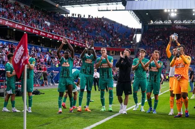 25.07.2024 KRAKOW UL. REYMONTA ( POLAND ) PILKA NOZNA ( FOOTBALL ) LIGA EUROPY UEFA ( UEFA EUROPA LEAGUE ) - 2. RUNDA ELIMINACJI ( SECOND QUALIFYING ROUND ) MECZ WISLA KRAKOW - RAPID WIEDEN ( GAME RAPID WIEN ) NZ ZAWODNICY SK RAPID PO MECZU EMOCJE ( EMOTIONS ) RADOSC ( JOY ) FOTO BORYS GOGULSKI CYFRASPORT NEWSPIX.PL --- Newspix.pl  20240725_CSBG_0073