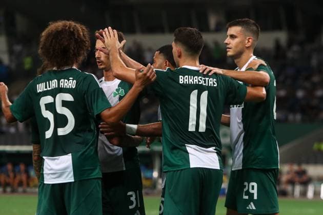 Players of Panathinaikos celebrate during the UEFA Europa League second qualifying round 1st leg match between Panathinaikos and Botev Plovdiv held in OAKA Arena in Athens, Greece, 25 July 2024. IMAGO ONE INCH PRODUCTIONS ATHENS Greece Copyright: xOnexInchxProductionsx 6280994