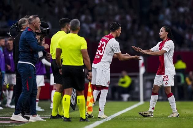AMSTERDAM , 25-07-2024,JohanCruijff ArenA , Season 2024-2025. UEFA Europa League Second qualifying round Football between Ajax and Vojvodina player substitution Ajax player Steven Berghuis, Ajax player Kian Fitz Jim Ajax - Vojvodina  x25835650x Copyright: