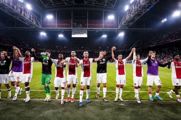 AMSTERDAM , 25-07-2024,JohanCruijff ArenA , Season 2024-2025. UEFA Europa League Second qualifying round Football between Ajax and Vojvodina. Final score 1-0. Ajax players thanking fans, Ajax player Jaydon Banel, Ajax player Josip Sutalo, Ajax player Jordan Henderson, Ajax player Steven Berghuis, Ajax player Mika Godts. Ajax - Vojvodina  x25835819x Copyright: