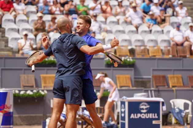 Generali Open ATP, Tennis Herren 250 2024; Kitzbühel, 26.07.2024 Hendrik Jebens (GER, Deutschland) und Constantin Frantzen (GER, Deutschland, von hinten); Generali Open 2024, ATP 250, Sportpark Kitzbühel am 26.07.2024, Kitzbühel. Copyright: xBEAUTIFULxSPORTSx Pajonkx