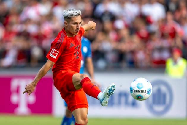 24.07.2024: Fußball: Testspiel FC Rottach-Egern - FC Bayern München im Trainingslager. Münchens Bryan Zaragoza stoppt den Ball. Copyright: xKirchner DavidxInderliedx
