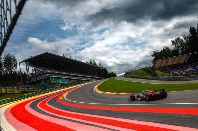 04 NORRIS Lando (gbr), McLaren F1 Team MCL38, action during the Formula 1 Rolex Belgian Grand Prix 2024, 14th round of the 2024 Formula One World Championship, WM, Weltmeisterschaft from July 26 to 28, 2024 on the Circuit de Spa-Francorchamps, in Stavelot, Belgium - F1 - BELGIAN GRAND PRIX 2024 DPPI Panoramic  F12024GP14BEL_JK482319