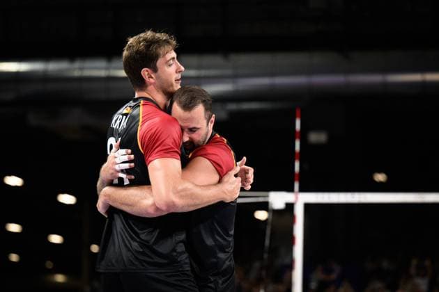 27.07.2024, Paris, Arena Paris Süd Volleyball, Olympische Spiele, Vorrunde, Deutschland (GER) vs. Japan (JPN) Jubel Tobias Krick ( 21 GER), Georg Grozer ( 9 GER)