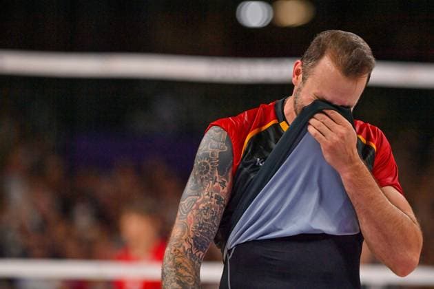 Olympische Spiele (Volleyball: GER vs JPN); Paris 27.07.2024 Paris 2024, Olympia, Volleyball, South Paris Arena, Männer, Deutschland (in Schwarz) gegen Japan (in Rot); Georg Gyorgy Grozer, Copyright: xBEAUTIFULxSPORTS TomxBlochx