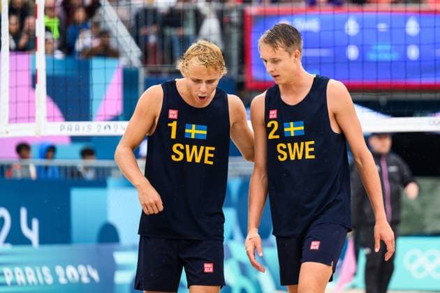 240727 David Ahman and Jonatan Hellvig of Sweden during the Beach volleyball, Beachvolleyball match between Sweden and Australia during day 1 of the Paris 2024 Olympic Games, Olympische Spiele, Olympia, OS on July 27, 2024 in Paris. Photo: Ludvig Thunman BILDBYRAN kod LT LT0644 beachvolleyboll beach volleyball sandvolleyball olympic games olympics os ol olympiska spel olympiske leker paris 2024 paris-os paris-ol 1 bbeng Copyright: LUDVIGxTHUNMAN BB240727LT072