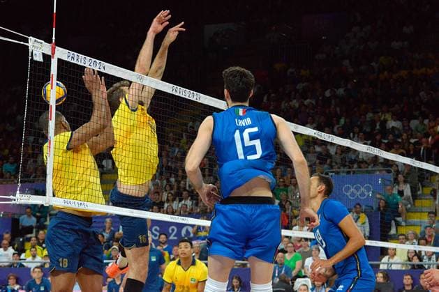 Gabriele Lavia (Italy) in action during Men s volleyball - Italy vs Brazil, Olympic Games, Olympische Spiele, Olympia, OS Paris 2024 in Paris, France, July 27 2024  Copyright: xPasqualexGolia IPAxSportx xipa-ax xx IPA_48309384 IPA_Agency_IPA48309384