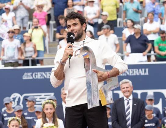 27.07.2024, Sportpark, Kitzbühel, AUT, ATP, Tennis Herren Tour, Generali Open Kitzbühel, Finale, im Bild Sieger Matteo Berrettini (ITA) winner Matteo Berrettini of Italy after the final match of Generali Open Tennis Tournament of the ATP Tour at the Sportpark in Kitzbühel, Austria on 2024 07 27. Expa Kitzbühel