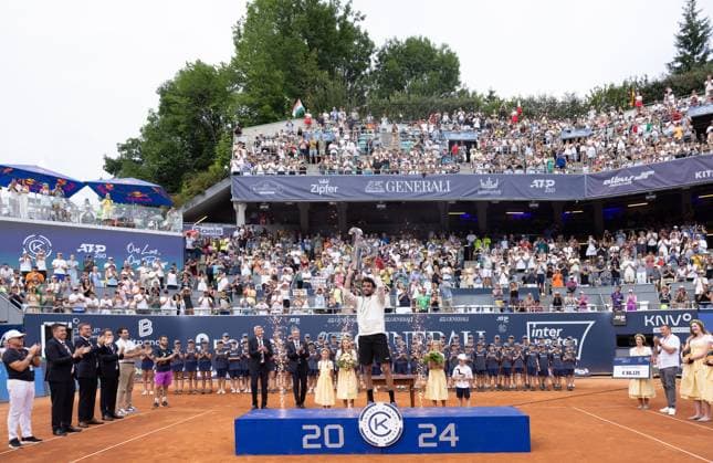 27.07.2024, Sportpark, Kitzbühel, AUT, ATP, Tennis Herren Tour, Generali Open Kitzbühel, Finale, im Bild Sieger Matteo Berrettini (ITA) winner Matteo Berrettini of Italy after the final match of Generali Open Tennis Tournament of the ATP Tour at the Sportpark in Kitzbühel, Austria on 2024 07 27. Expa Kitzbühel