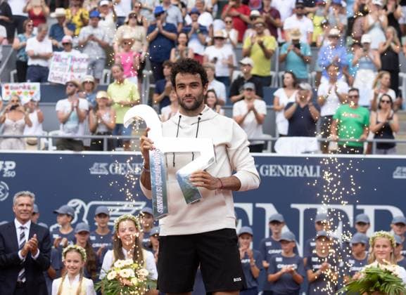 27.07.2024, Sportpark, Kitzbühel, AUT, ATP, Tennis Herren Tour, Generali Open Kitzbühel, Finale, im Bild Sieger Matteo Berrettini (ITA) winner Matteo Berrettini of Italy after the final match of Generali Open Tennis Tournament of the ATP Tour at the Sportpark in Kitzbühel, Austria on 2024 07 27. Expa Kitzbühel