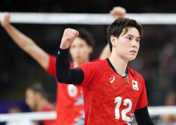 (240727) -- PARIS, July 27, 2024 -- Takahashi Ran of Japan reacts during the men s preliminary round volleyball match between Germany and Japan in Paris, France, on July 27, 2024. Li Gang) (PARIS2024)FRANCE-PARIS-VOLLEYBALL-MEN S PRELIMINARY ROUND ligang 