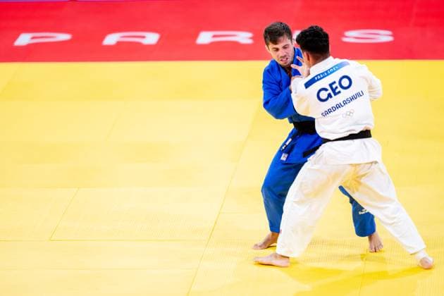 240727 Giorgi Sardalashvili of Georgia against Francisco Garrigos of Spain in men™s 60 kg bronze medal judo match during day 1 of the Paris 2024 Olympic Games, Olympische Spiele, Olympia, OS on July 27, 2024 in Paris. Photo: Ludvig Thunman BILDBYRAN kod LT LT0643 judo olympic games olympics os ol olympiska spel olympiske leker paris 2024 paris-os paris-ol 1 bbeng jubel Copyright: LUDVIGxTHUNMAN BB240727LT155