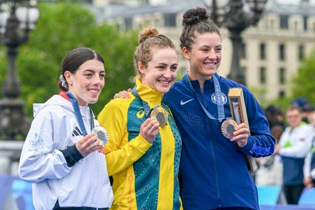 Paris 2024 Olympic Games, Olympische Spiele, Olympia, OS - 27 07 2024 PARIS, FRANCE - JULY 27 : Brown Grace (AUS) Cycling - Road - Individual Time Trial (Female), Dygert Chloe (USA) Cycling - Road - Individual Time Trial (Female), Henderson Anna (GBR) Cycling - Road - Individual Time Trial (Female) on the podium pictured during the XXXIII Paris 2024 Summer Olympic Games on July 27, 2024 in Paris, France, 27 07 2024 Paris France  Copyright: xVincentxKalutx