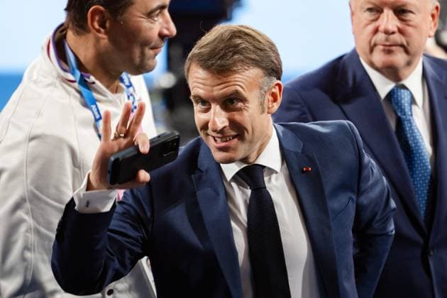Sport Themen der Woche KW30 Sport Bilder des Tages 240727 President Emmanuel Macron of France after the men™s 60 kg final judo match during day 1 of the Paris 2024 Olympic Games, Olympische Spiele, Olympia, OS on July 27, 2024 in Paris. Photo: Ludvig Thunman BILDBYRAN kod LT LT0643 judo olympic games olympics os ol olympiska spel olympiske leker paris 2024 paris-os paris-ol 1 bbeng jubel *** 240727 President Emmanuel Macron of France after the men™s 60 kg final judo match during day 1 of the Paris 2024 Olympic Games on July 27, 2024 in Paris Photo Ludvig Thunman BILDBYRAN code LT LT0643 judo olympic games olympics os ol olympiska spelen olympiske leker paris 2024 paris os paris ol 1 bbeng jubel  Copyright: LUDVIGxTHUNMAN BB240727LT160