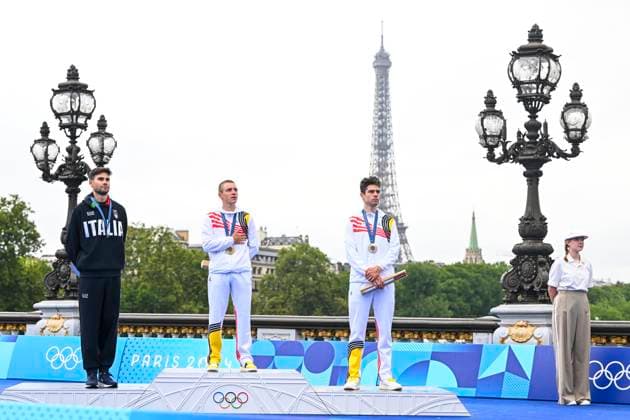 Paris 2024 Olympic Games, Olympische Spiele, Olympia, OS - 27 07 2024 PARIS, FRANCE - JULY 27 : Evenepoel Remco (BEL) Cycling - Road - Individual Time Trial (Male), Van Aert Wout (BEL) Cycling - Road - Individual Time Trial (Male), Filippo Ganna (ITA) on the podium pictured during the XXXIII Paris 2024 Summer Olympic Games on July 27, 2024 in Paris, France, 27 07 2024 Paris France  Copyright: xVincentxKalutx