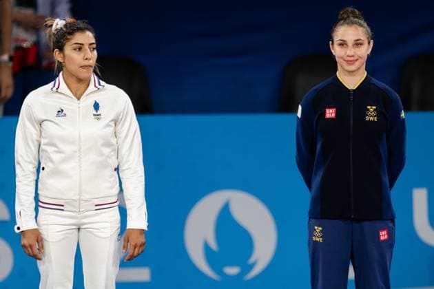 240727 Tara Babulfath of Sweden celebrates at the price ceremony for women™s -48kg bronze medal judo match during day 1 of the Paris 2024 Olympic Games, Olympische Spiele, Olympia, OS on July 27, 2024 in Paris. Photo: Ludvig Thunman BILDBYRAN kod LT LT0643 judo olympic games olympics os ol olympiska spel olympiske leker paris 2024 paris-os paris-ol 1 bbeng jubel Copyright: LUDVIGxTHUNMAN BB240727LT163