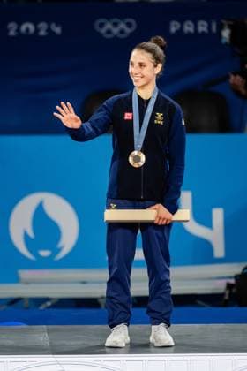 240727 Tara Babulfath of Sweden with her bronze medal at the price ceremony for women™s -48kg bronze medal judo match during day 1 of the Paris 2024 Olympic Games, Olympische Spiele, Olympia, OS on July 27, 2024 in Paris. Photo: Ludvig Thunman BILDBYRAN kod LT LT0643 judo olympic games olympics os ol olympiska spel olympiske leker paris 2024 paris-os paris-ol 1 bbeng jubel Copyright: LUDVIGxTHUNMAN BB240727LT167