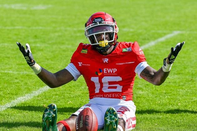 GER, GFL, Allgäu Comets vs Potsdam Royals 27.07.2024, Illerstadion, Kempten, GER, GFL, Allgäu Comets vs Potsdam Royals, im Bild Aashari Crosswell (Potsdam, 16) freut sich nach einer Interception