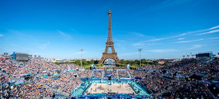 July 28, 2024, Paris, Ile de France, France: Team Italy (ITA) plays team Spain (ESP) in the Preliminary Phase - Pool A Beach volleyball, Beachvolleyball at the Stade Tour Eiffel Paris Olympics 2024 in Paris, France. Paris France - ZUMAa161 20240728_oly_a161_005 Copyright: xWalterxArcex