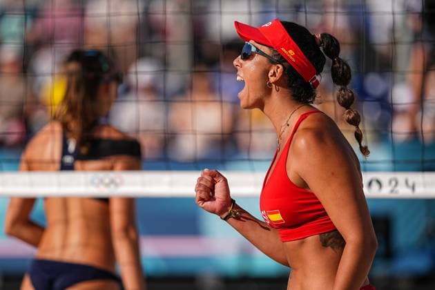 July 28, 2024, Paris, Paris, FRANCE: Fernandez Steiner Liliana of Spain gestures during Beach volleyball, Beachvolleyball women s preliminary phase - Pool A on Eiffel Tower Stadium - Centre Court during the Paris 2024 Olympics Games on July 28, 2024 in Paris, France. Paris FRANCE - ZUMAa181 20240728_zaa_a181_006 Copyright: xAlvaroxDiazx