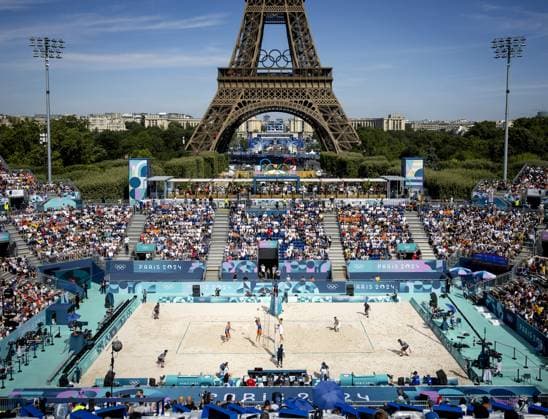 PARIS - Steven van de Velde and Matthew Immers in action against Alex Ranghieri and Adrian Ignacio Carambula Raurich during the men s Beach volleyball, Beachvolleyball group match between the Netherlands and Italy during the Olympic Games, Olympische Spiele, Olympia, OS in France. ANP KOEN VAN WEEL xVIxANPxSportx xxANPxIVx 504424799 originalFilename: 504424799.jpg