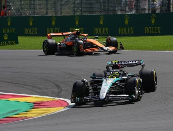 Formula 1 Rolex Belgian Grand Prix 2024 28.07.2024, Circuit de Spa-Francorchamps, Spa-Francorchhamps, Formula 1 Rolex Belgian Grand Prix 2024 , im Bild Lewis Hamilton (GBR), Mercedes-AMG Petronas Formula One Team, Lando Norris (GBR), McLaren F1 Team