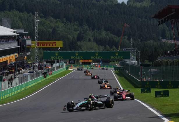 28.07.2024, Circuit de Spa-Francorchamps, Spa-Francorchhamps, Formula 1 Rolex Belgian Grand Prix 2024 , im Bild Lewis Hamilton (GBR), Mercedes-AMG Petronas Formula One Team, Charles Leclerc (MCO), Scuderia Ferrari HP, Sergio Perez (MEX), Oracle Red Bull Racing Defodi-506_20240728_hbr_1776
