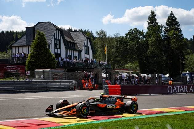 04 NORRIS Lando (gbr), McLaren F1 Team MCL38, action during the Formula 1 Rolex Belgian Grand Prix 2024, 14th round of the 2024 Formula One World Championship, WM, Weltmeisterschaft from July 26 to 28, 2024 on the Circuit de Spa-Francorchamps, in Stavelot, Belgium - F1 - BELGIAN GRAND PRIX 2024 DPPI Panoramic  240728_R14_BELGIO_DP_FG0O5535