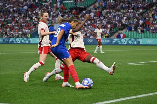 Delphine Cascarino (France) vs (Canada), women football, Argentina vs Morocco , Women preliminary round during the Olympic Games, Olympische Spiele, Olympia, OS Paris 2024 JO 2024 : FOOTBALL FEMININ - France vs Canada - Jeux Olympiques 2024 - Paris2024 - Saint-Etienne - 28 07 2024 DPPI Panoramic 