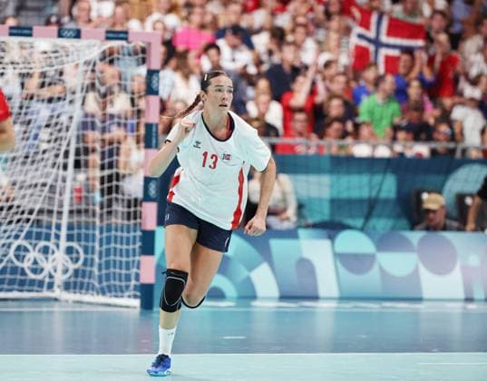 Sport Themen der Woche KW30 Sport Bilder des Tages Paris 2024, Handball, Frauen, Dänemark - Norwegen (240728) -- PARIS, July 28, 2024 -- Kari Brattset Dale of Norway celebrates scoring during the handball Women s Preliminary Round Group A match between Denmark and Norway at Paris 2024 Olympic Games, Olympische Spiele, Olympia, OS in Paris, France, July 28, 2024. ) (PARIS2024)FRANCE-PARIS-OLY-HANDBALL LixJing 