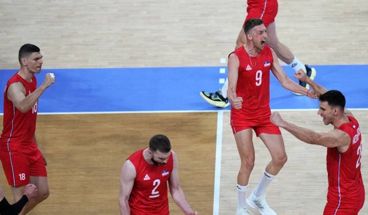 (240728) -- PARIS, July 28, 2024 -- Nikola Jovovic (2nd R) of Serbia celebrates with teammates during the volleyball men s preliminary round pool A match between France and Serbia at Paris 2024 Olympic Games, Olympische Spiele, Olympia, OS in Paris, France, July 28, 2024. ) (PARIS2024) FRANCE-PARIS-OLY-VOLLEYBALL LixGang 